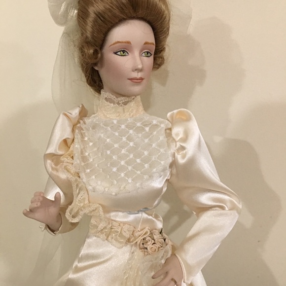 Bride doll - Picture 2 of 7